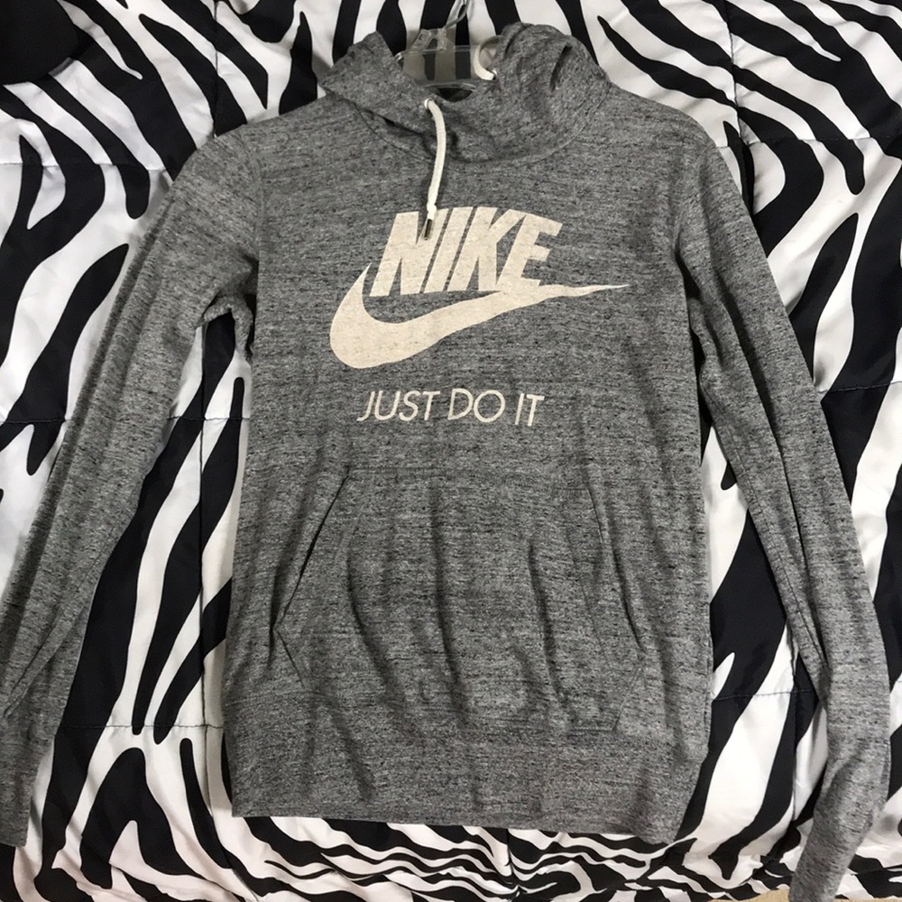 Nike Lightweight Pull Over